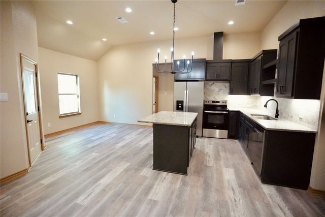 320 Summit Drive, Mineral Wells, TX 76067