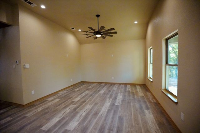 320 Summit Drive, Mineral Wells, TX 76067