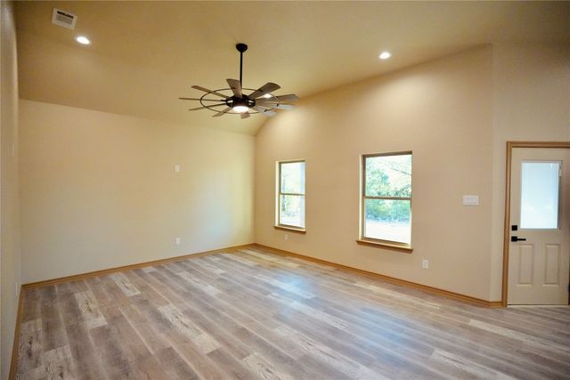 320 Summit Drive, Mineral Wells, TX 76067
