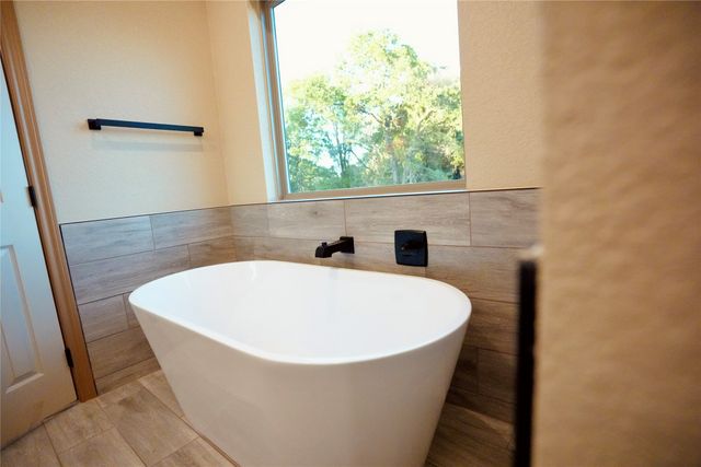 320 Summit Drive, Mineral Wells, TX 76067