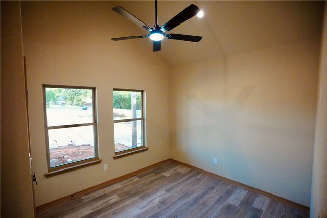 320 Summit Drive, Mineral Wells, TX 76067