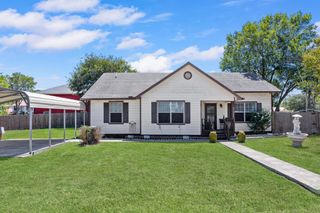 47 Mesquite DR, Maxwell, TX 78656