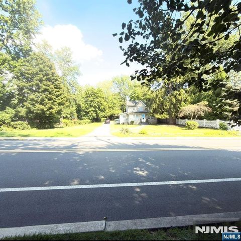 704 Franklin Turnpike, Allendale, NJ 07401
