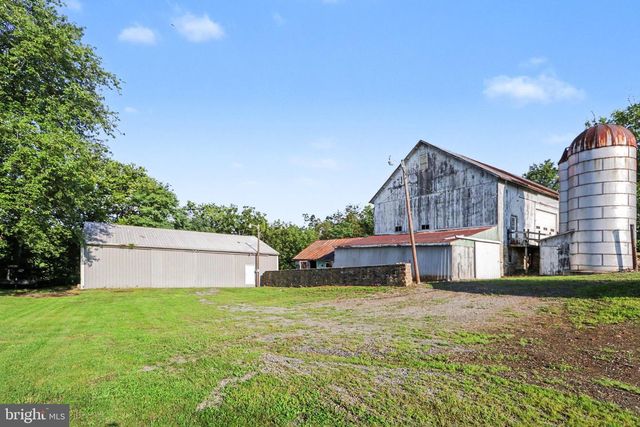110 N MIDDLESEX RD, Carlisle, PA 17013