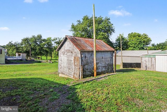 110 N MIDDLESEX RD, Carlisle, PA 17013