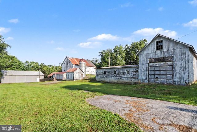 110 N MIDDLESEX RD, Carlisle, PA 17013