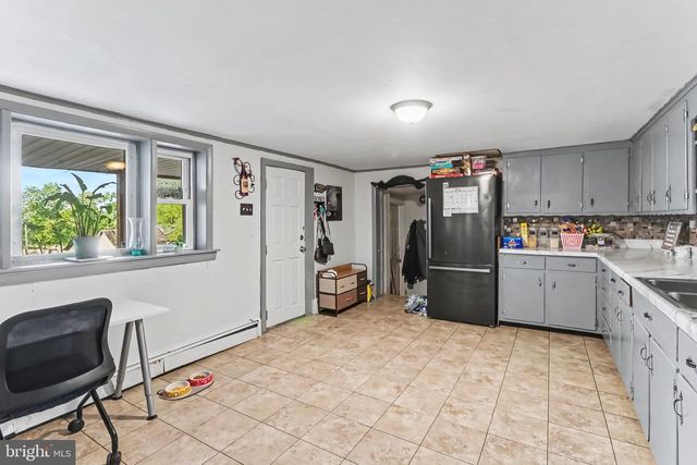 110 N MIDDLESEX RD, Carlisle, PA 17013