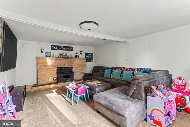 110 N MIDDLESEX RD, Carlisle, PA 17013