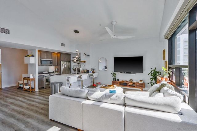 350 11th Ave 922, San Diego, CA 92101