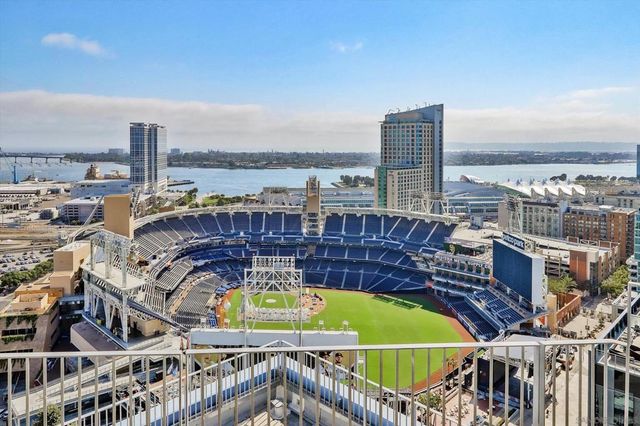 350 11th Ave 922, San Diego, CA 92101