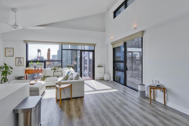 350 11th Ave 922, San Diego, CA 92101