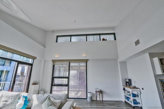 350 11th Ave 922, San Diego, CA 92101