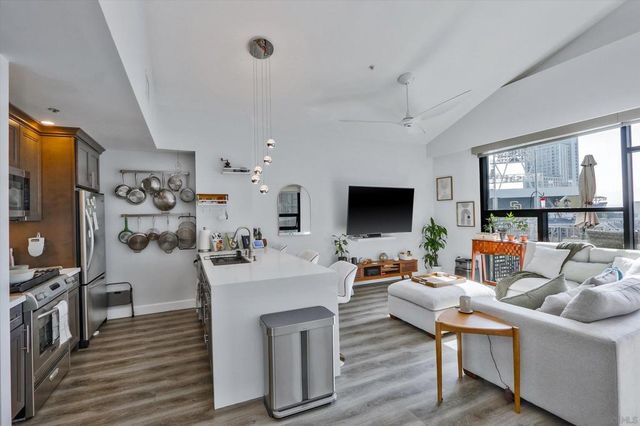 350 11th Ave 922, San Diego, CA 92101