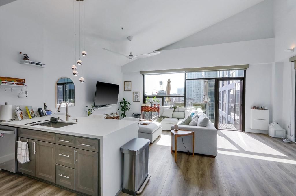 350 11th Ave 922, San Diego, CA 92101