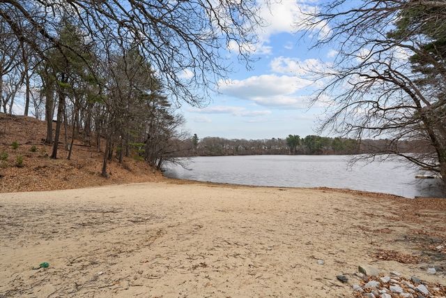 210 School, Framingham, MA 01701