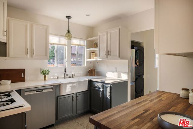 1625 Montana Street, Los Angeles, CA 90026