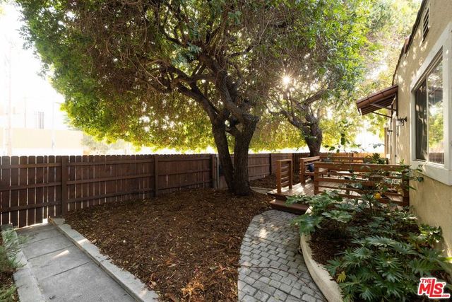 1625 Montana Street, Los Angeles, CA 90026