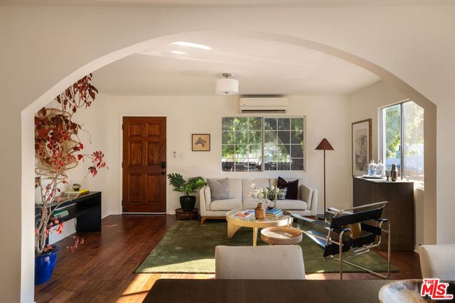 1625 Montana Street, Los Angeles, CA 90026
