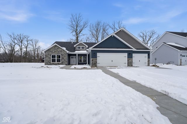 902 S Hoke Avenue, Frankfort, IN 46041