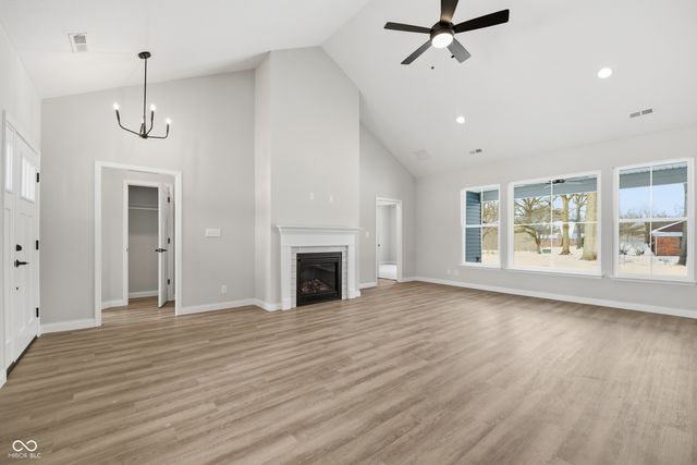 902 S Hoke Avenue, Frankfort, IN 46041