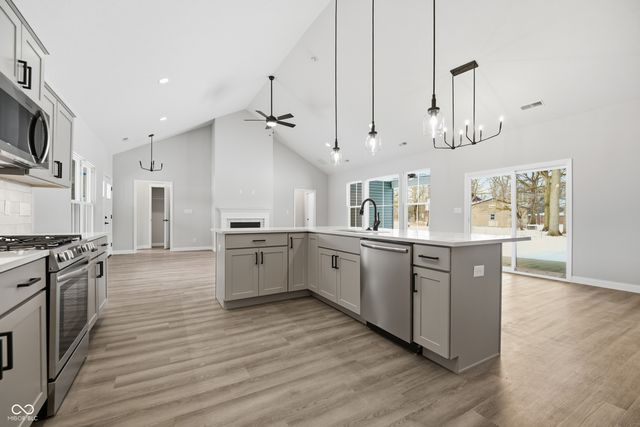 902 S Hoke Avenue, Frankfort, IN 46041