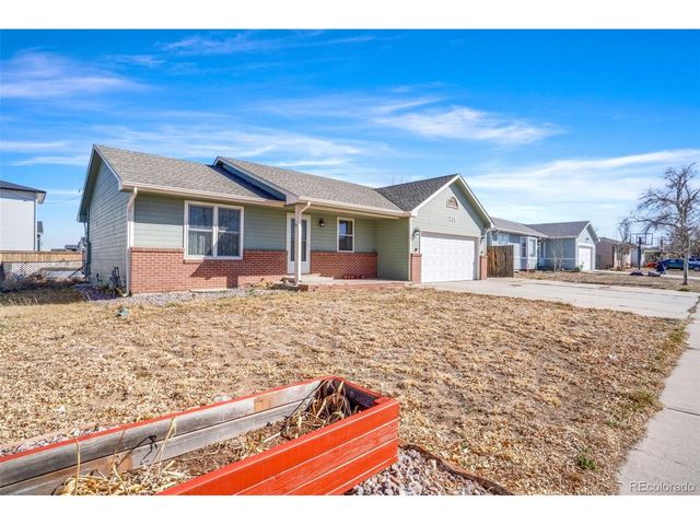 210 Elm St, Bennett, CO 80102