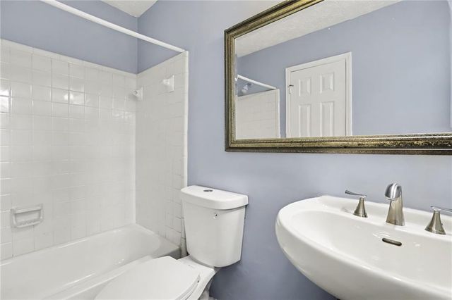 5582 Stonington Trace Parkway, Stone Mountain, GA 30087