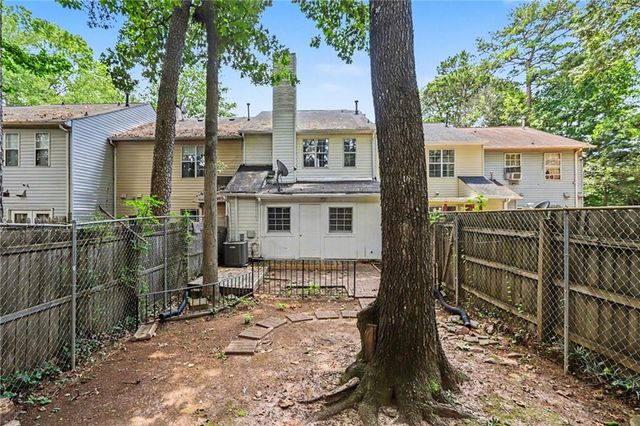 5582 Stonington Trace Parkway, Stone Mountain, GA 30087