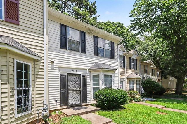 5582 Stonington Trace Parkway, Stone Mountain, GA 30087