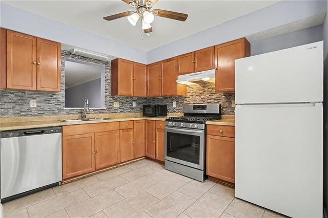 5582 Stonington Trace Parkway, Stone Mountain, GA 30087