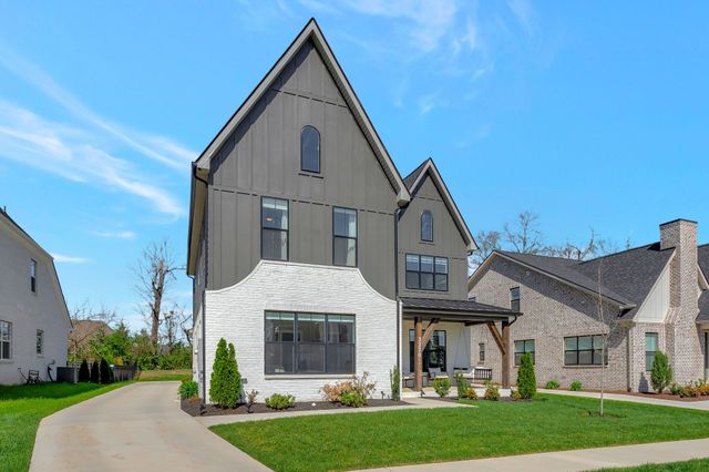 3270 Sassafras Ln, Thompsons Station, TN 37179