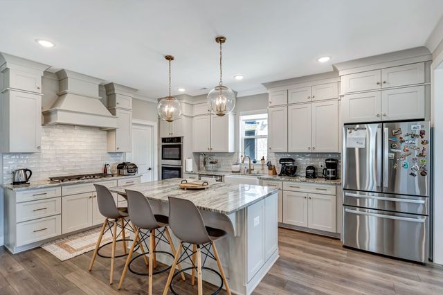 3270 Sassafras Ln, Thompsons Station, TN 37179