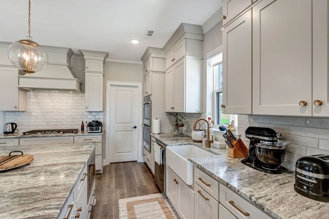 3270 Sassafras Ln, Thompsons Station, TN 37179