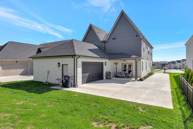 3270 Sassafras Ln, Thompsons Station, TN 37179