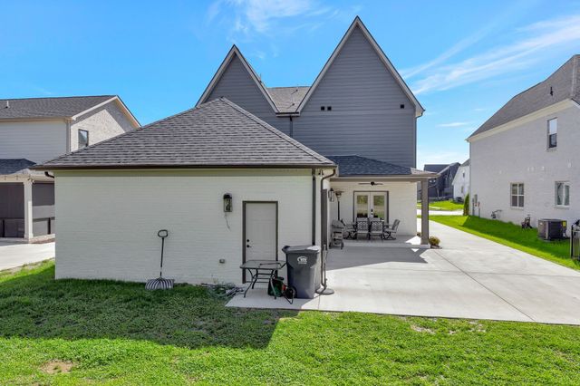 3270 Sassafras Ln, Thompsons Station, TN 37179