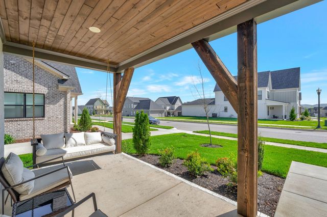 3270 Sassafras Ln, Thompsons Station, TN 37179