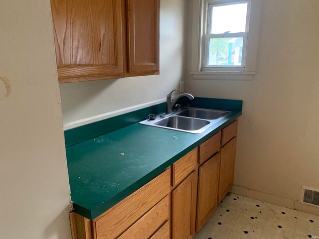 412 W Marion Street, Mishawaka, IN 46546