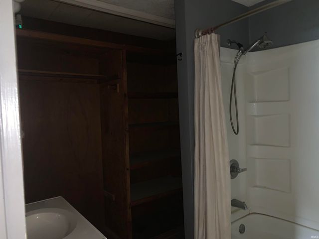 412 W Marion Street, Mishawaka, IN 46546