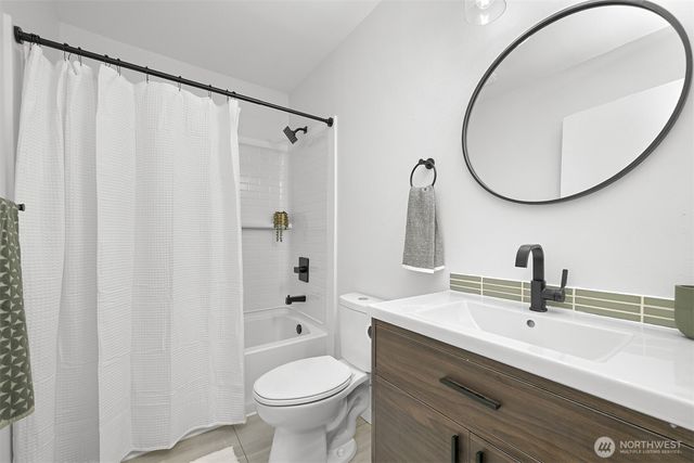 8257 Salish Lane, Blaine, WA 98230