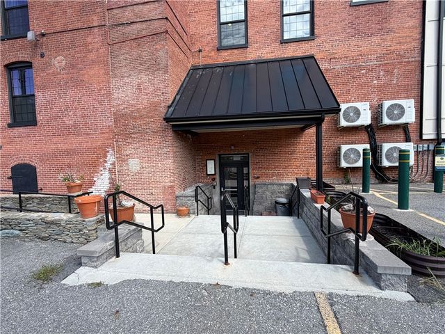 50 Ashburton Street 4, Providence, RI 02904