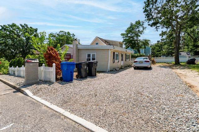1957 Teakwood Road, Toms River, NJ 08753
