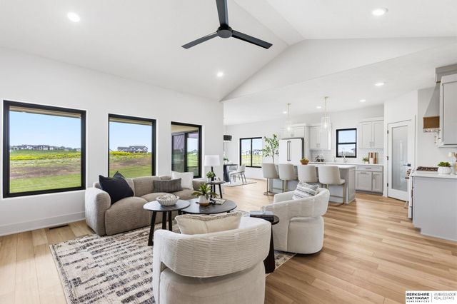 418 Karloff Circle, Yutan, NE 68073