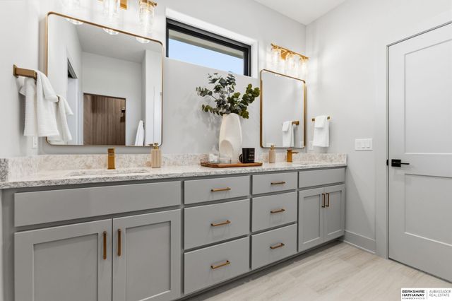 418 Karloff Circle, Yutan, NE 68073