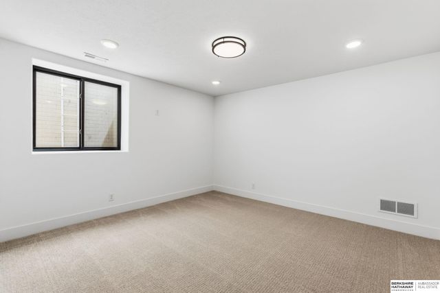 418 Karloff Circle, Yutan, NE 68073