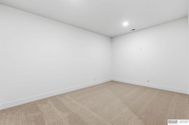 418 Karloff Circle, Yutan, NE 68073