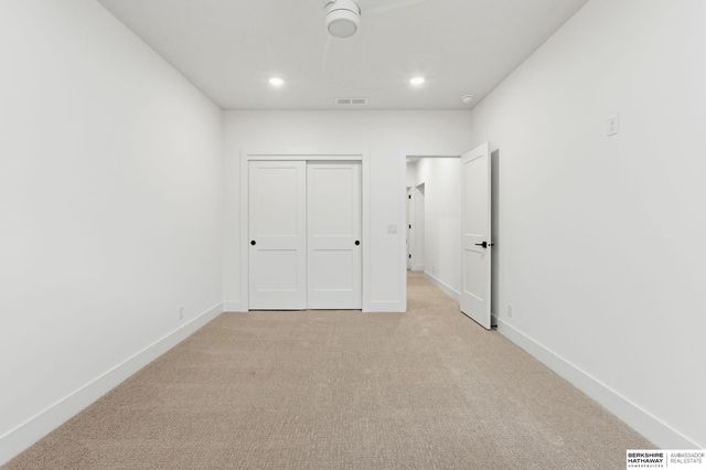 418 Karloff Circle, Yutan, NE 68073