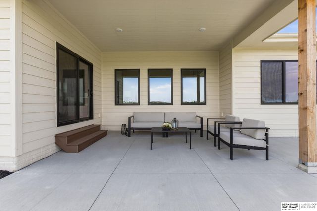 418 Karloff Circle, Yutan, NE 68073
