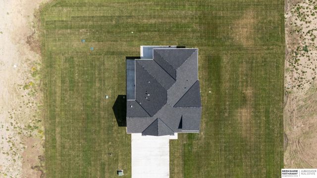 418 Karloff Circle, Yutan, NE 68073