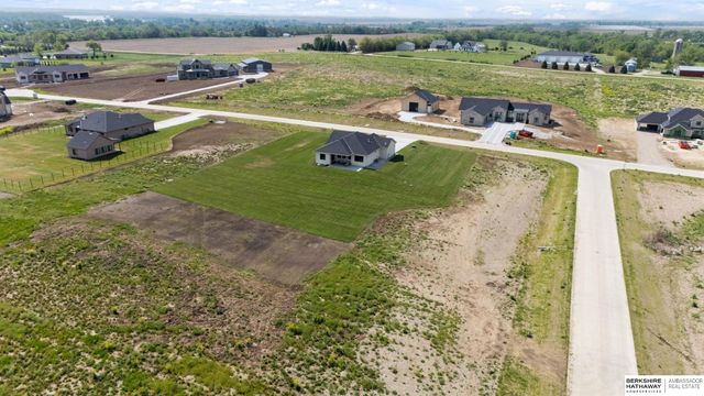 418 Karloff Circle, Yutan, NE 68073