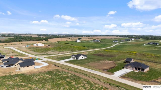 418 Karloff Circle, Yutan, NE 68073